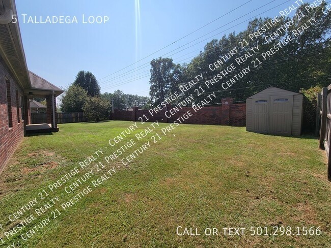 Building Photo - 5 Talladega Loop