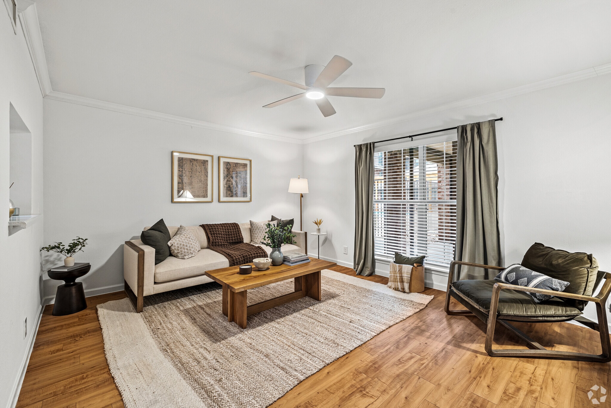 1BR, 1BA - 627SF - Living - Lowell at Mueller
