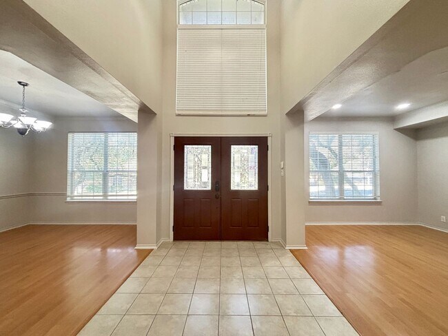 Building Photo - 4-Bed Home in Gated Community with Amenities