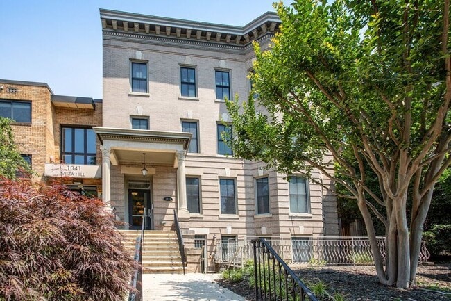 Building Photo - 1323 Clifton St NW