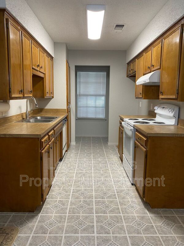 Building Photo - 1413 Berry Dr