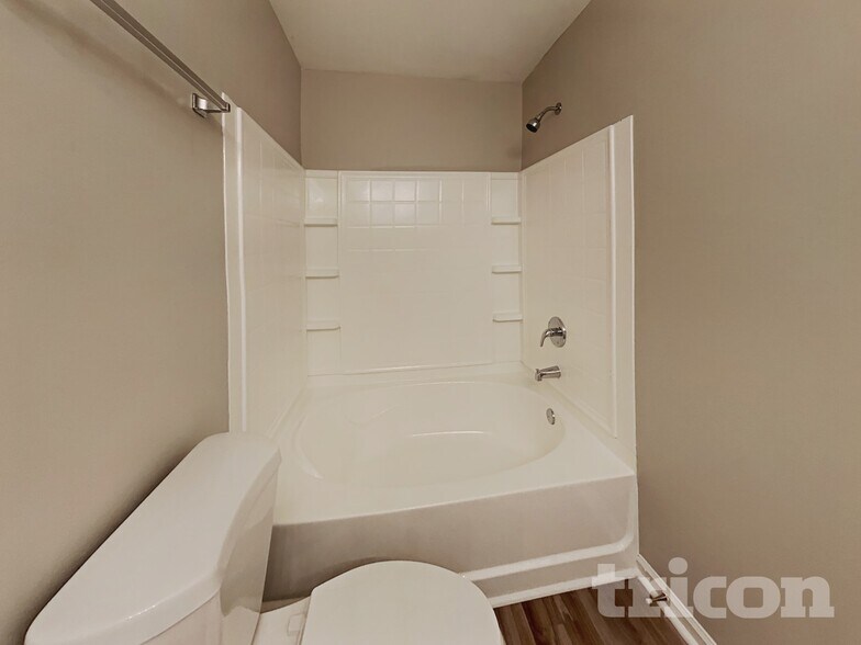 Building Photo - 544 Stillgreen Ln