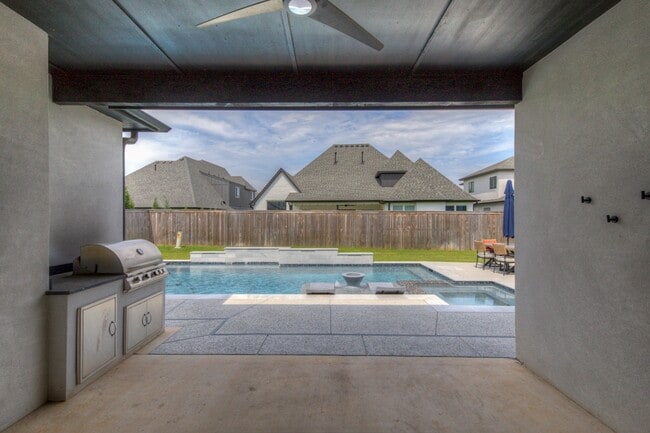 Building Photo - 4608 S Retana Ave W