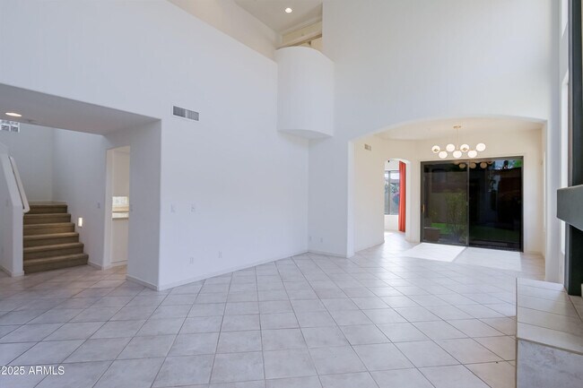 Building Photo - 8100 E Camelback Rd