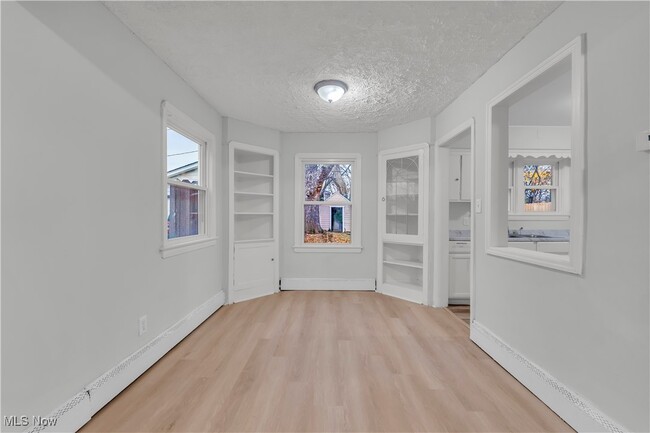 Building Photo - 3811 Highland Rd