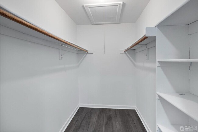 Building Photo - 7520 Tamarron Dr
