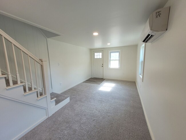 Building Photo - 55 N Church St