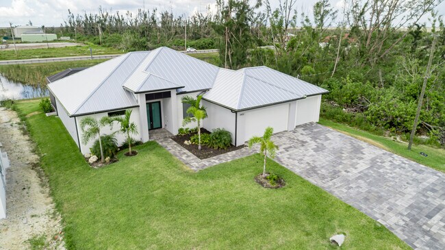 Building Photo - 3432 SW 8th St