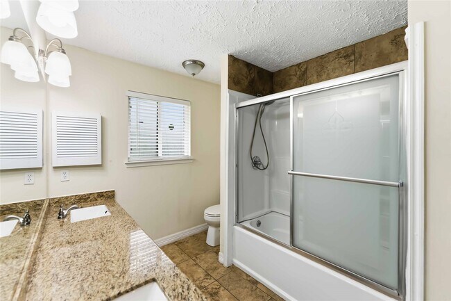Building Photo - 3415 Honey Creek Dr