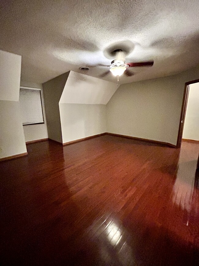 Main Bedroom Upstairs - 455 Bramblewood Ln