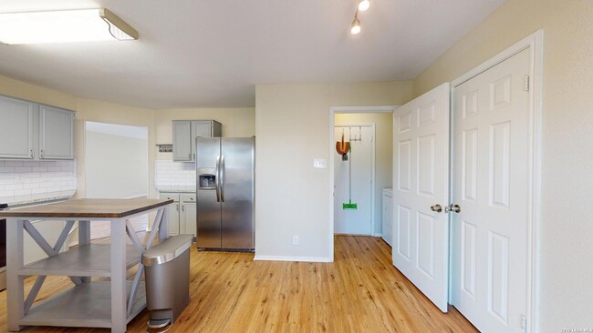 Building Photo - 2210 Muddy Peak Dr