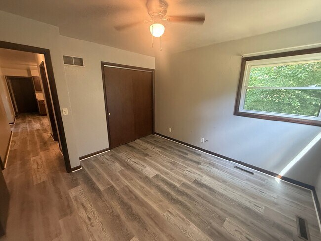 Building Photo - 2389 Hollands Grove Rd