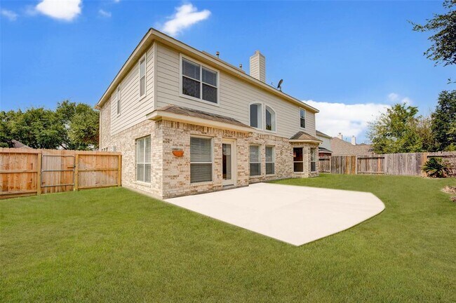 Building Photo - 14018 White Oak Gardens Dr