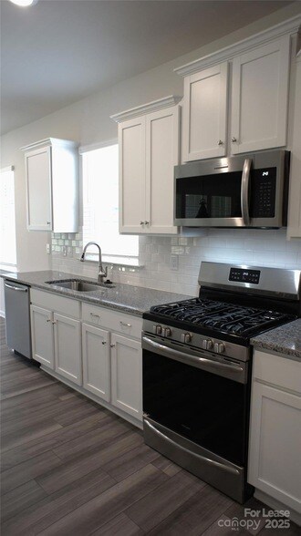 Building Photo - 106 White Apple Wy