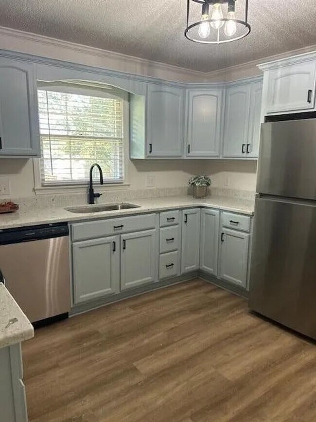 Building Photo - GORGEOUS RENOVATED HOME