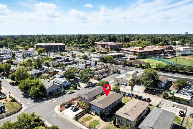 Building Photo - Remodeled 2-Bedroom Gem Near Sac City College