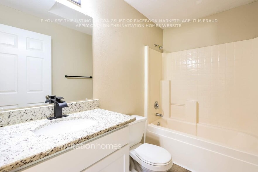 Building Photo - 624 Sheridan Woods Dr