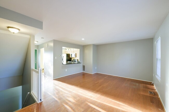 Building Photo - Beautiful Townhome Near Gunner's Lake in Germantown