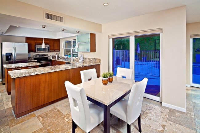 Building Photo - 4539 E Karen Dr