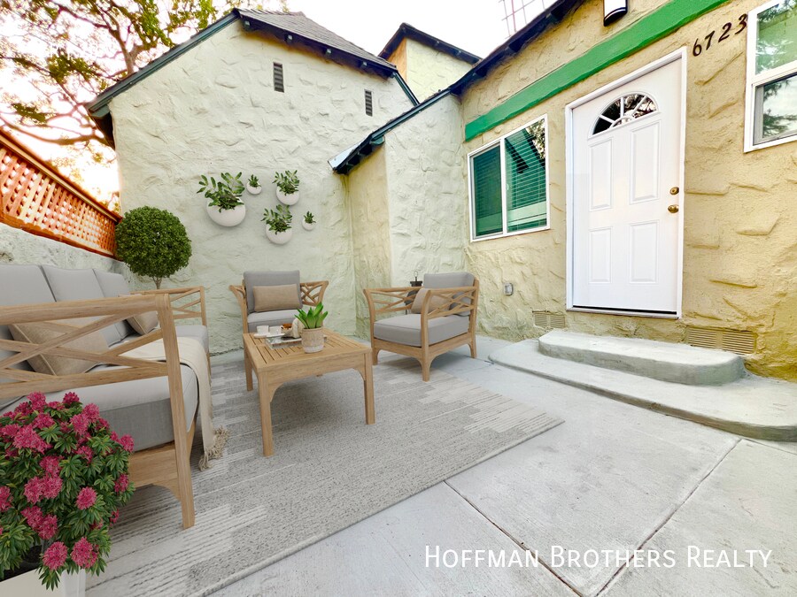 Building Photo - 302 N Mansfield Ave