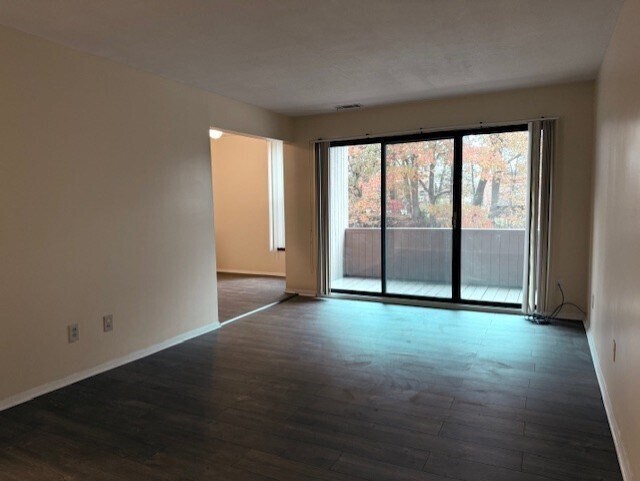 Building Photo - 34 Shrewsbury Green Dr