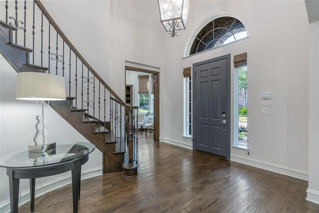 Building Photo - 5327 Elm Spring Ln