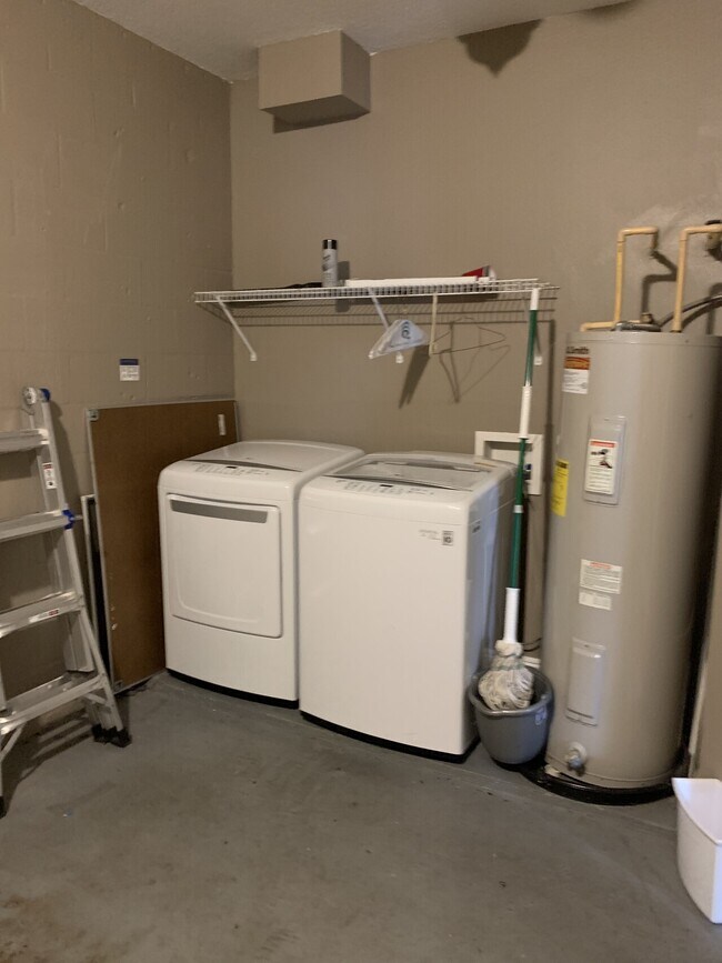 Building Photo - 3129 Santorini Ct