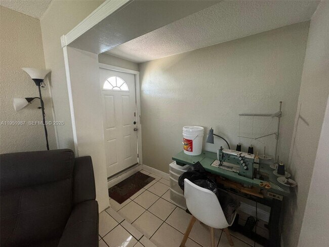 Building Photo - 1750 SW 137th Ct