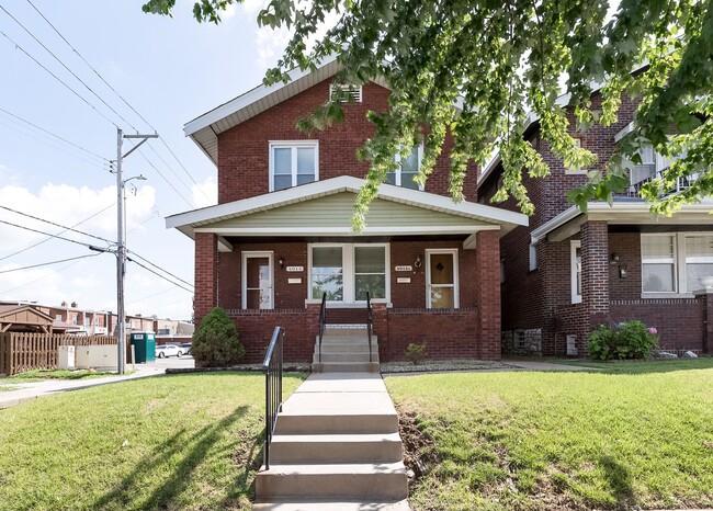 Building Photo - 4914 Tholozan Ave