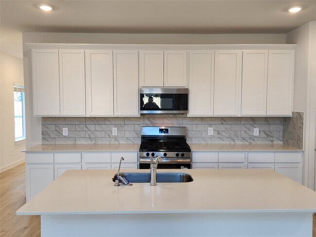 Building Photo - 30622 Wicklow Gdns Dr