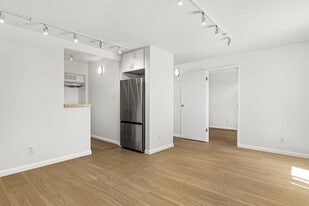 Building Photo - 52 Panoramic Way