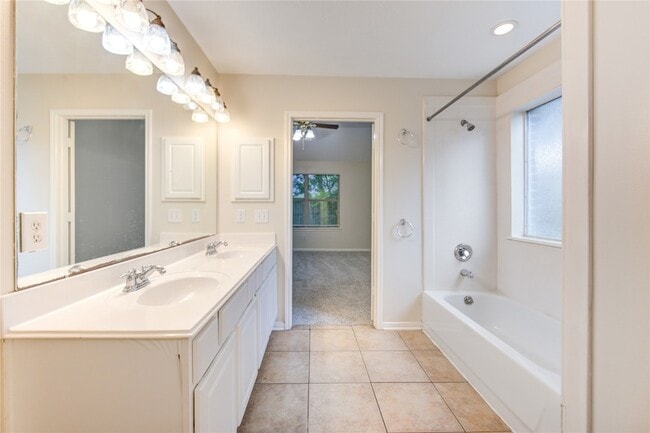 Building Photo - 3719 Cane Lake Dr