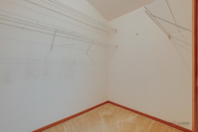 Building Photo - 614 Le Parc Cir