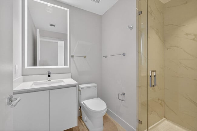 Building Photo - 700 NE 24th St