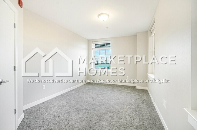 Building Photo - 525 W Lafayette Blvd