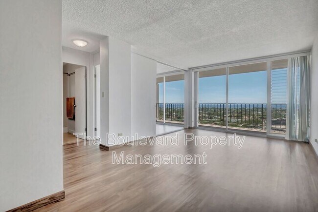 Building Photo - 4300 Waialae Ave