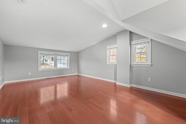 Building Photo - 3 Buttonwood Ave