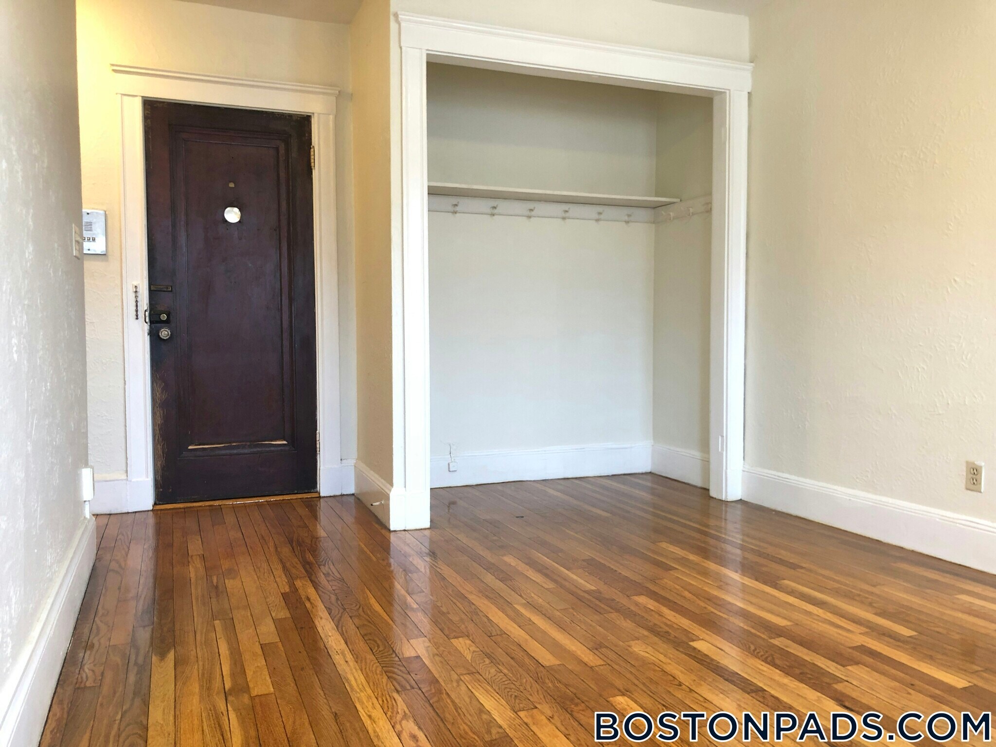 Building Photo - 63 Fellsway W