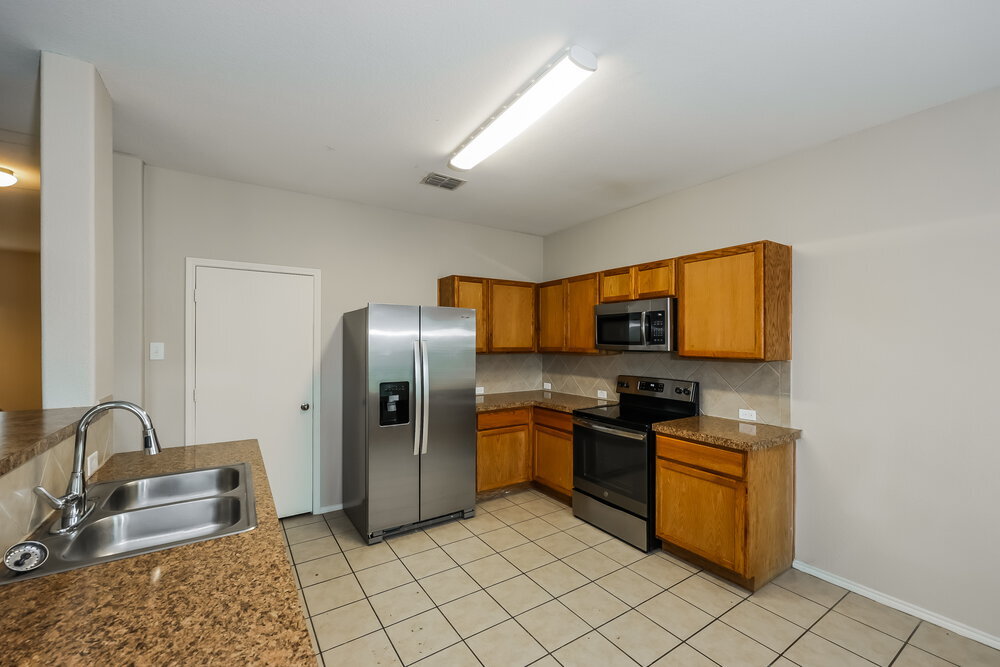 Building Photo - 1600 Chivalry Ln