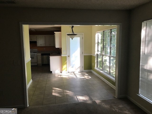 Building Photo - 704 Dover Ct