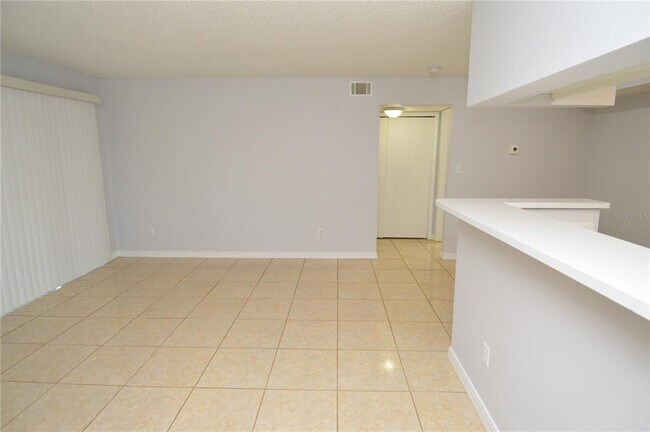 Building Photo - 8643 Mallard Reserve Dr