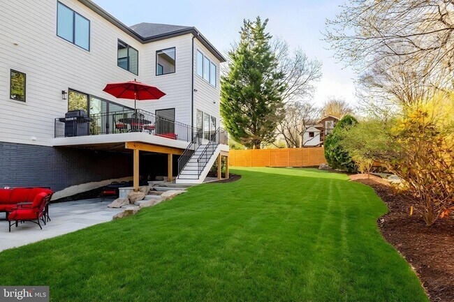 Building Photo - 1100 Balls Hill Rd