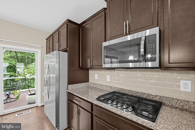 Building Photo - 7524 Holly Ridge Dr