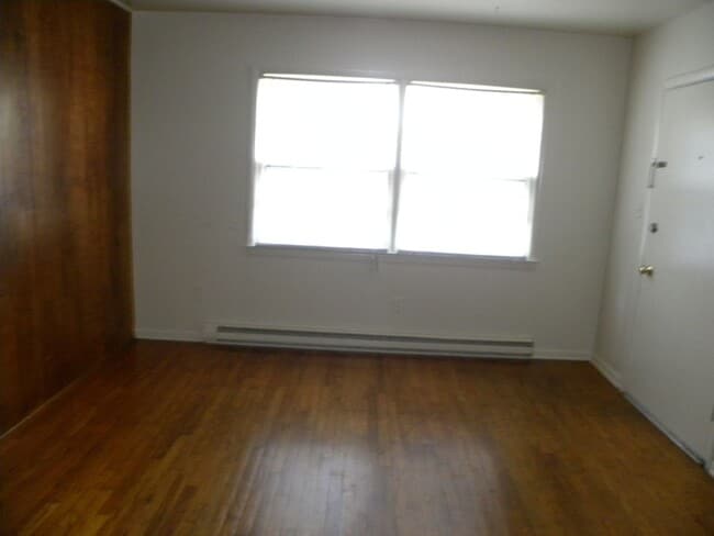 Building Photo - 8 Mosby Ct