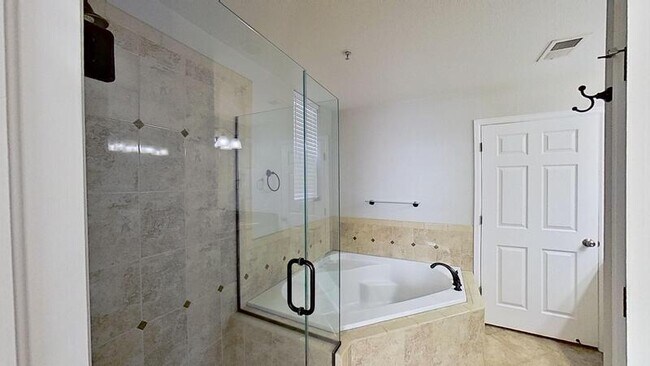 Building Photo - 1747 N Pearl St