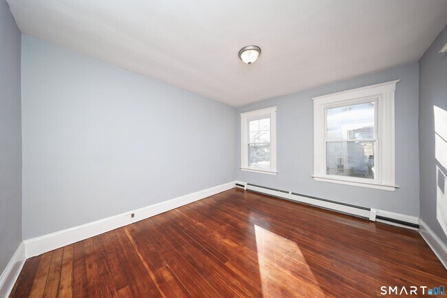 Building Photo - 78 Maplewood Ave