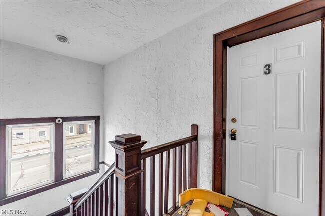 Building Photo - 4657 Warner Rd