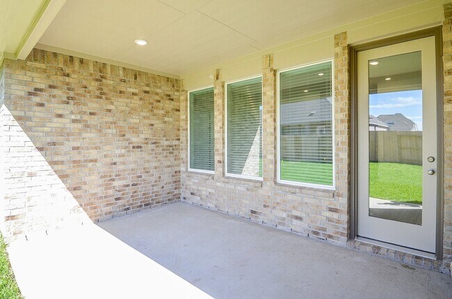 Building Photo - 2708 Pne Blf Dr