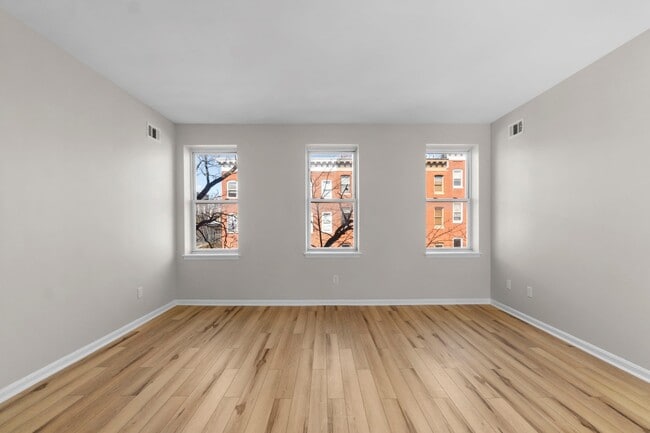 Building Photo - 2027 E Baltimore St