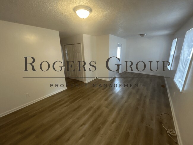 Building Photo - #450 - 611-613 Hicks Mill Rd Duplex